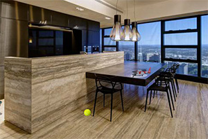 逃离尤利卡大厦